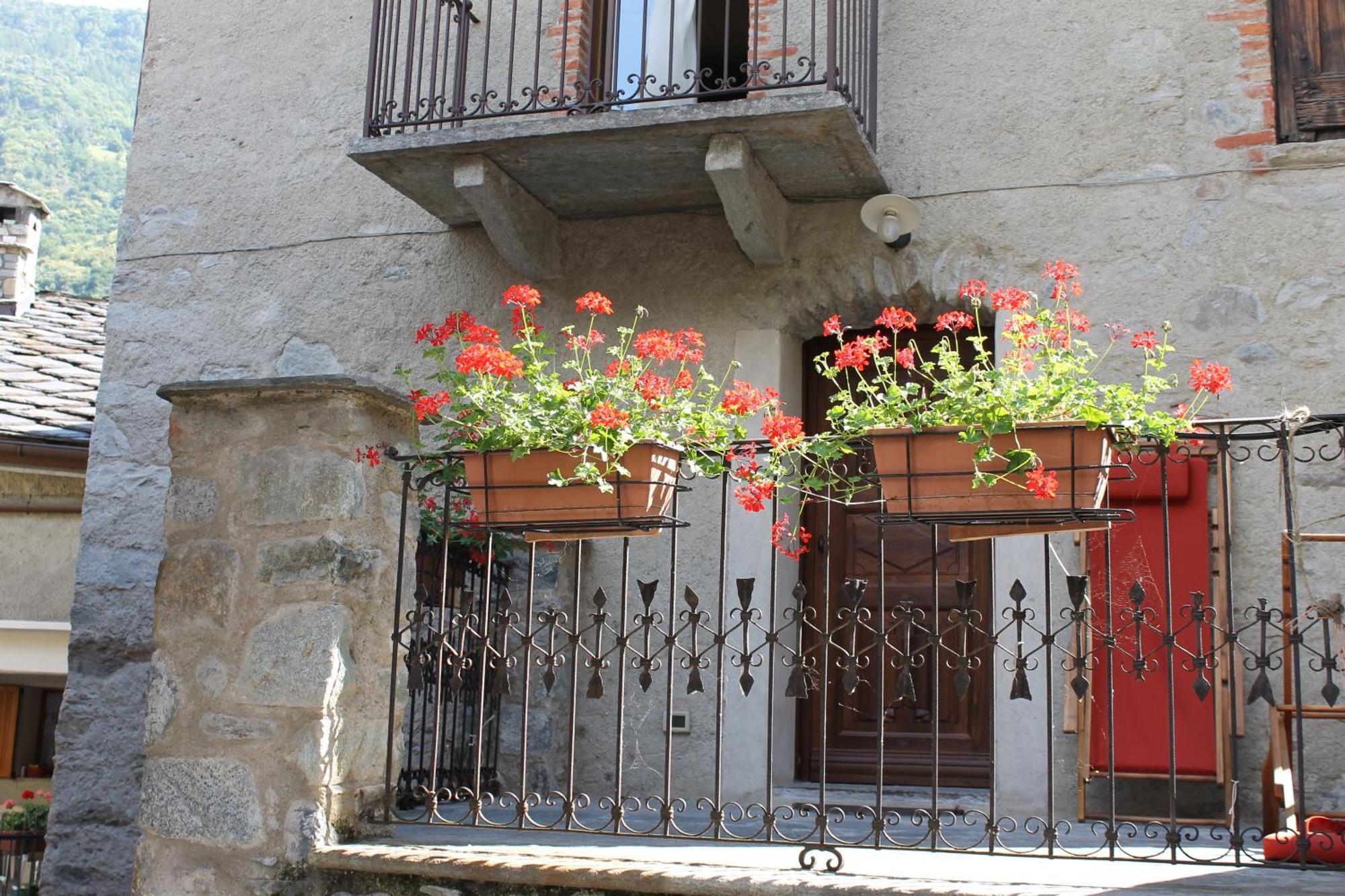 La Maison Des Vignerons Chambres D'Hotes B&B Donnaz Exterior foto